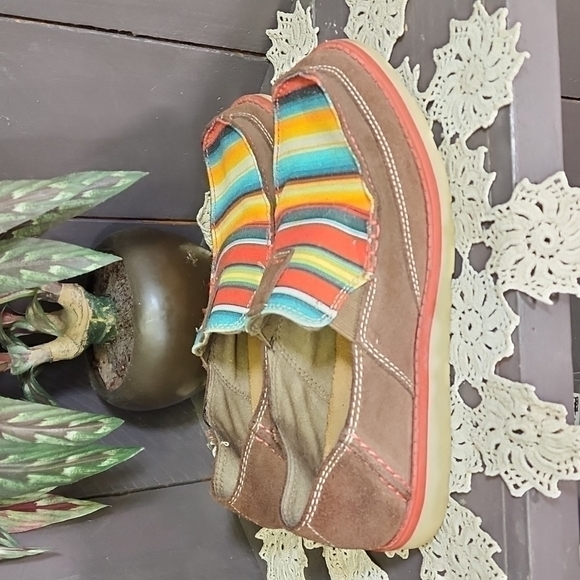 ariat Cruiser slip on serape size 5 - Picture 3 of 8